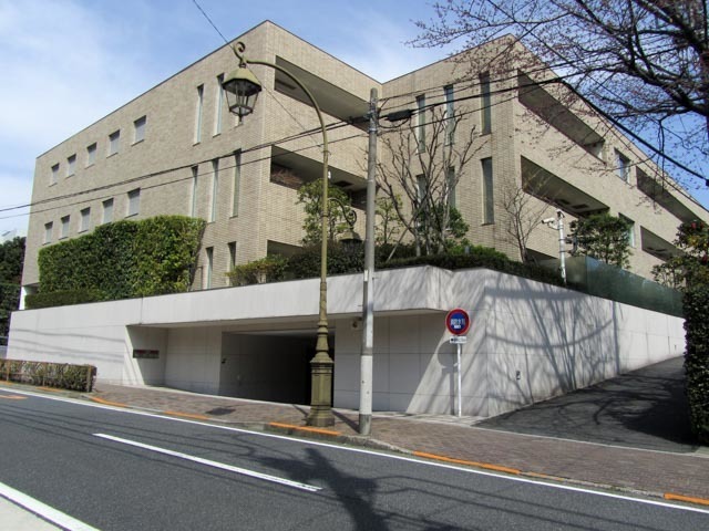 クロイスターズ広尾